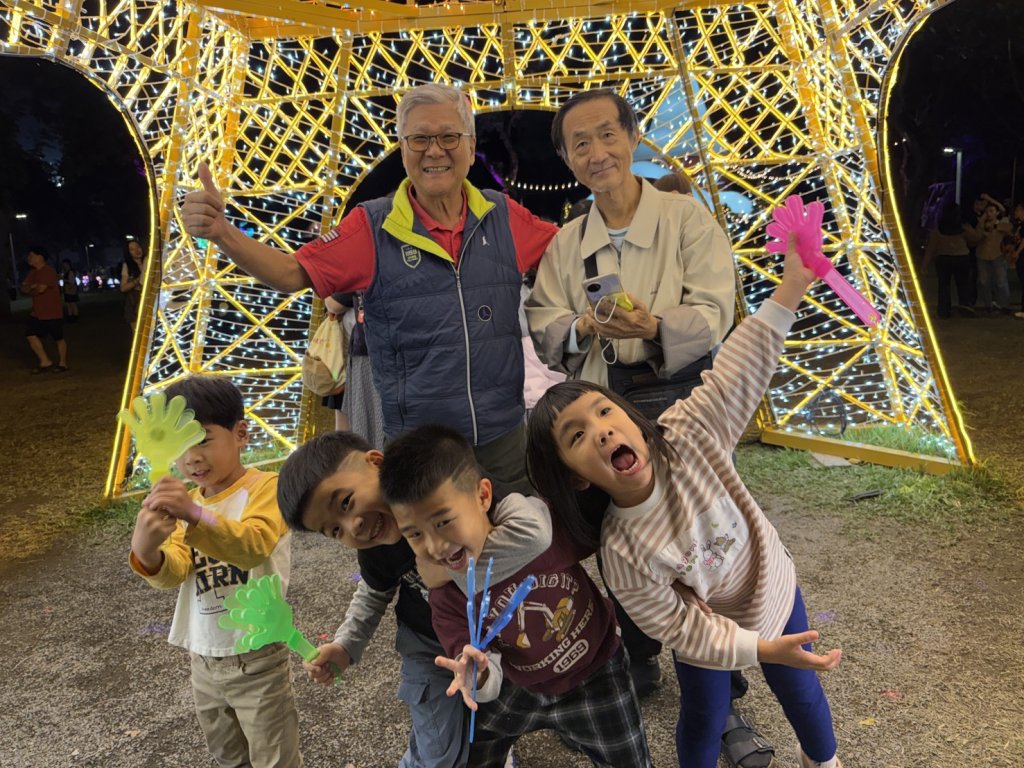 懂得玩又享受美食  來屏東賞燈性價比最高