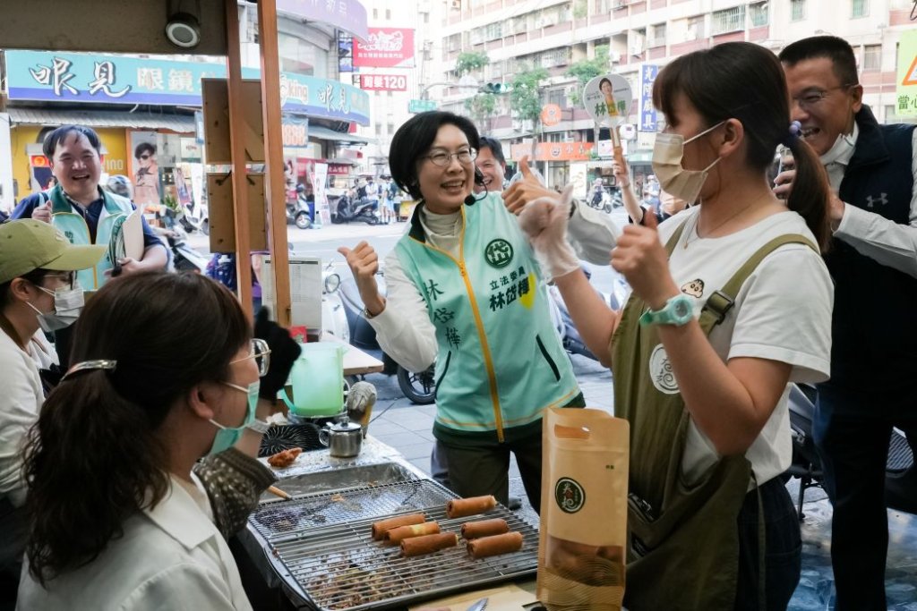 走入大苓市場迎跨年 林岱樺：貼近生活，從市場出發