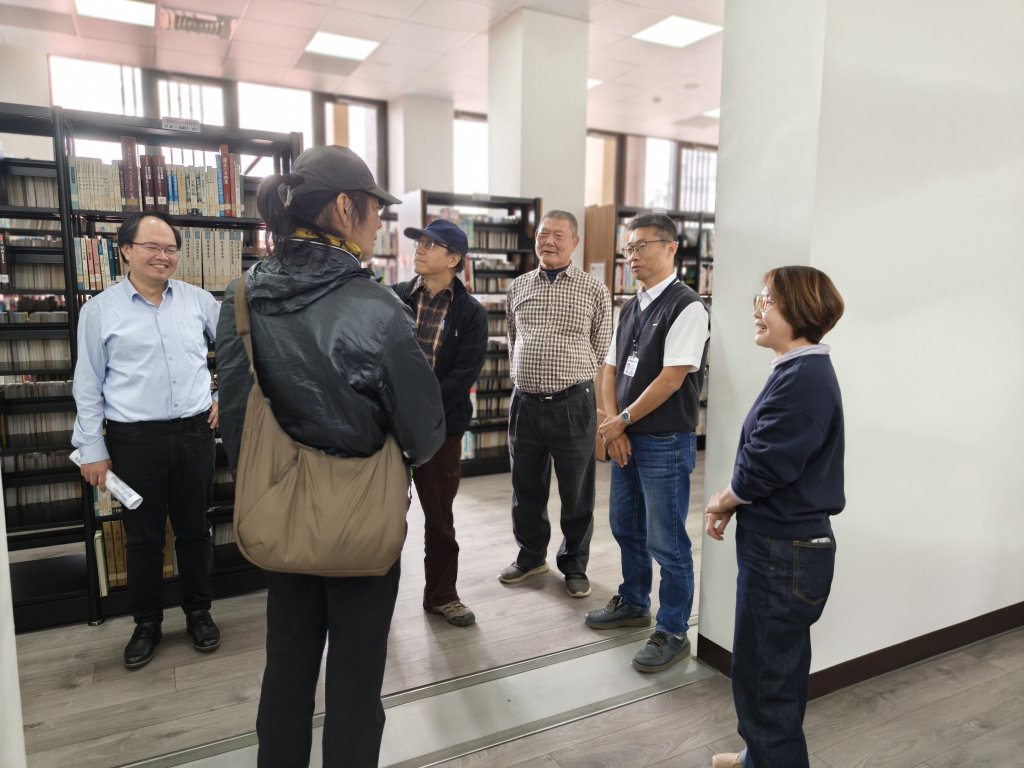 鄉長吳亮慶陪同客委會長官視察 爭取資源提升圖書館功能