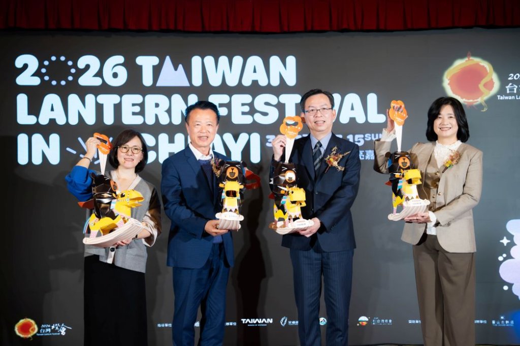 2026台灣燈會小提燈「喔熊馬抵嘉」超萌亮相 3月3日起嘉義縣限量發放、送完為止