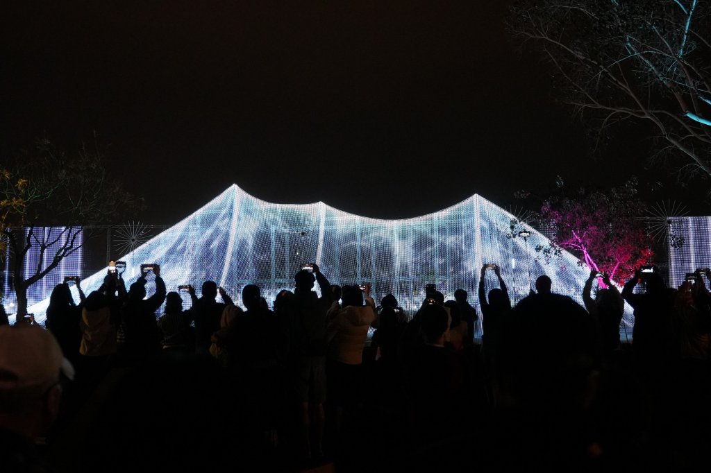 不止元宵花燈  現代繼續燒錢