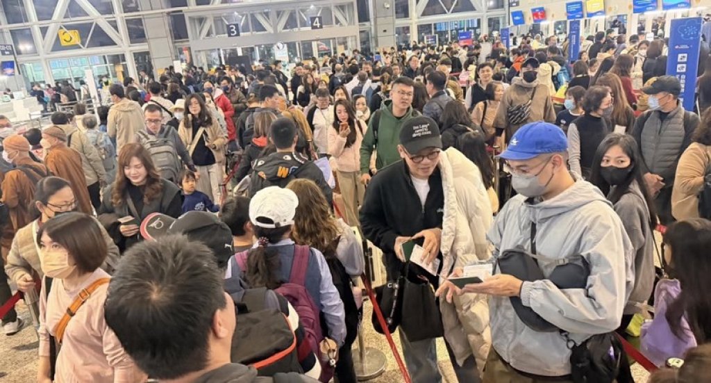 排到懷疑人生！高雄機場安檢被罵翻　春節出國恐更慘