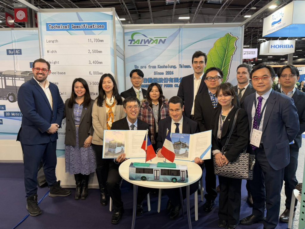 氫谷動能攜手研華、東元電機於 Hyvolution Paris 2026 展示整車實力，首日即與法國大廠 OPmobility 簽署共同開發國際市場合約