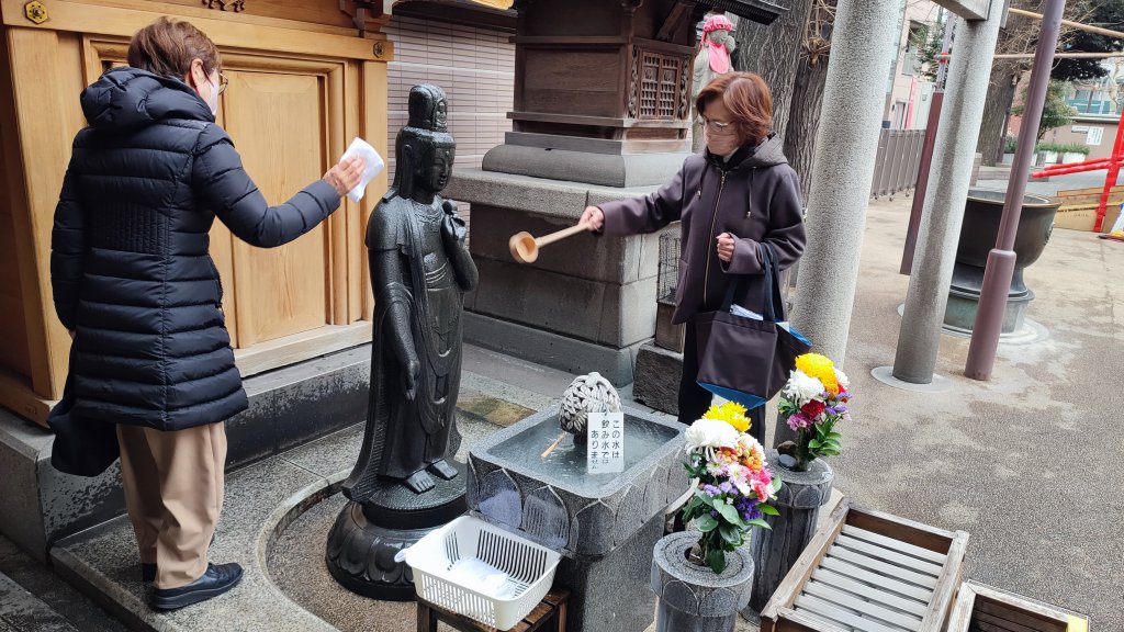 巢鴨高岩寺水洗觀音，洗去煩惱的城市信仰