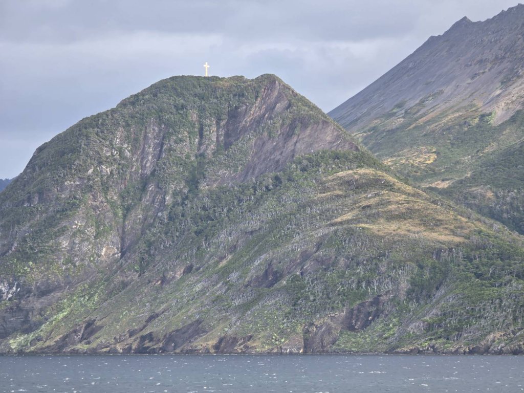 郵輪經過麥哲倫海峽