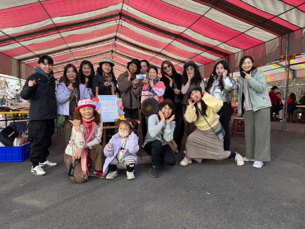 大鞍社區家政班「蚤便宜送幸福」公益義賣 凝聚善意回饋奉聖宮、擴散社區溫暖