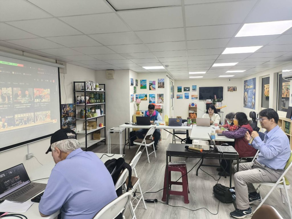 輪椅變身 SNG 車、AI 成最強助攻！12 位身障與銀髮素人 10 分鐘變身犀利記者，揭開「零門檻」媒體革命