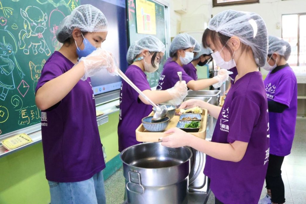 開學日關心校園健康與午餐品質