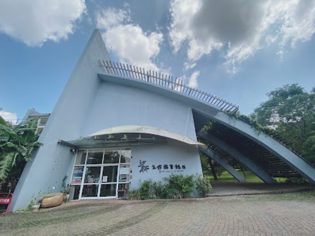 115年3月3日(二) ，臺南市至善基金會攜手屏科大發表《波特森林的動物朋友們》系列繪本 