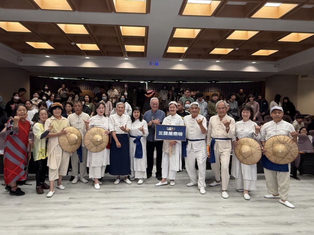 一場別開生面的通識課 曾喜城教授大仁科大開講 結合歌舞劇讓文學「活」起來