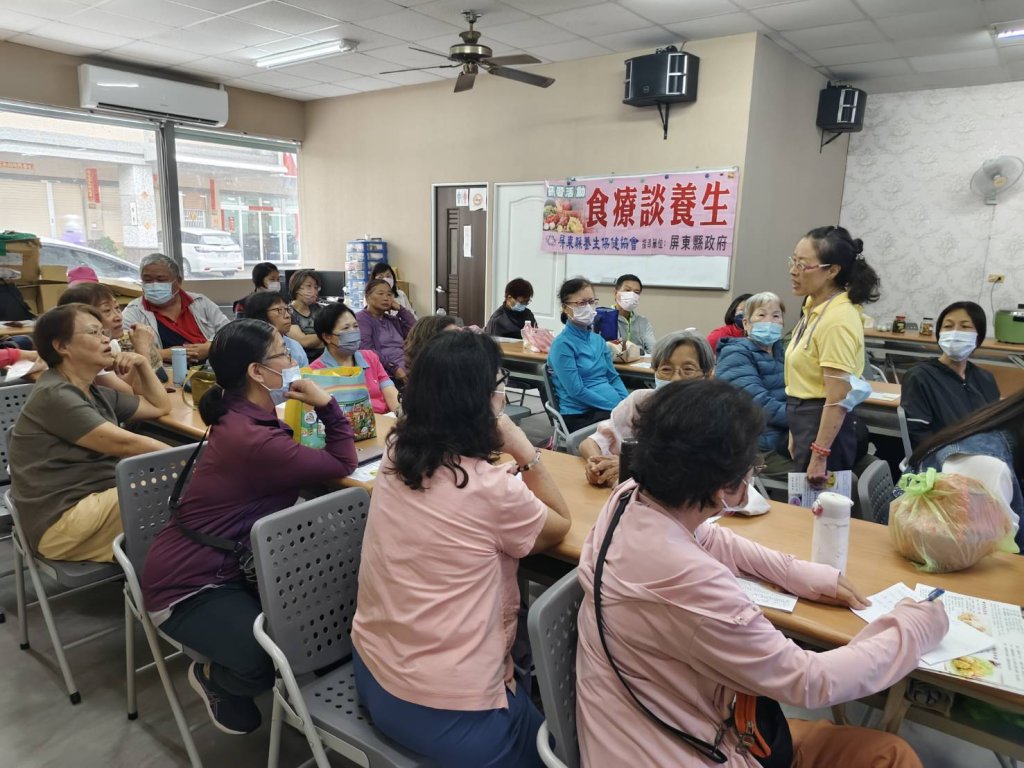 銀髮族健康爆場！屏東講座Q&A失控延長　「五色粥＋1、4、3」掀學習熱潮