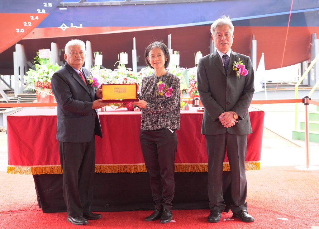 台船承造關務署100噸級巡緝艇命名下水