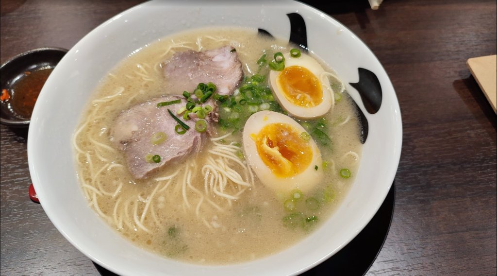 佐賀「らーめん八六」濃醇湯頭配細麵，最道地庶民美食