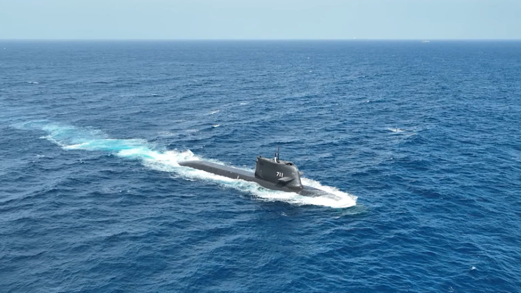 「海鯤軍艦」執行操雷射擊驗證