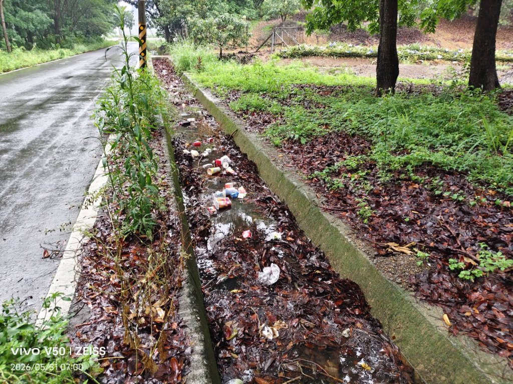 沿山公路108縣道  排水溝變成小水庫