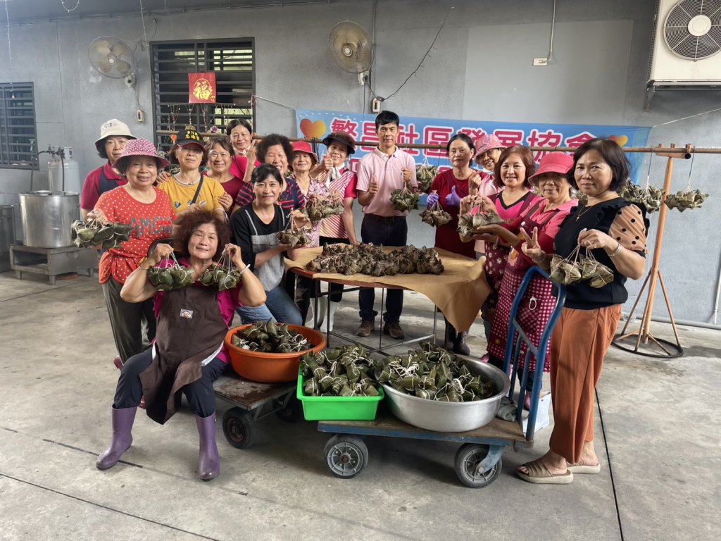 長治鄉繁昌社區暖心送愛　包製2000顆愛心粽關懷長者