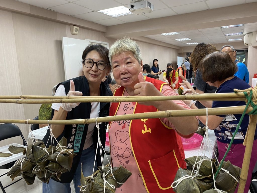 不論晴雨，我們與高雄市民溫馨同在