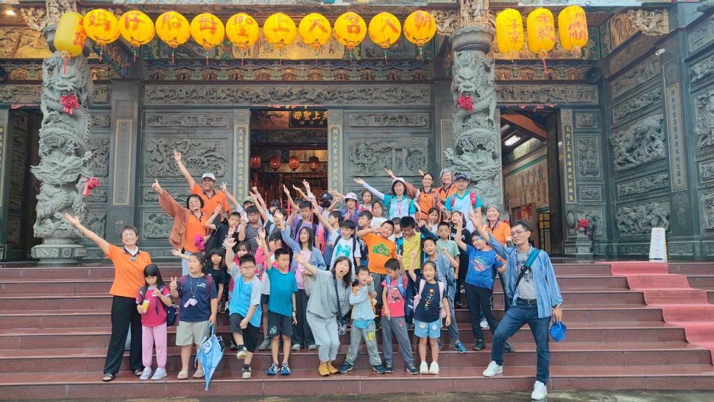共好守護蚵仔寮海洋！產官學攜手推動海洋教育 彌陀國小學童走讀濕地、魚市場體驗永續精神