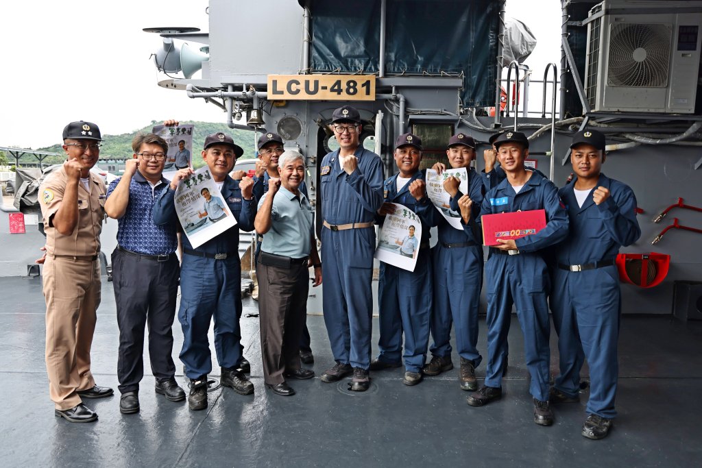 小博士文教機構敬軍團慰訪南部駐軍 表達敬意與關懷（屏東縣軍人服務站）