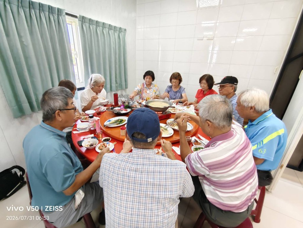 52年前兩校班級聯誼  屏東再續前緣