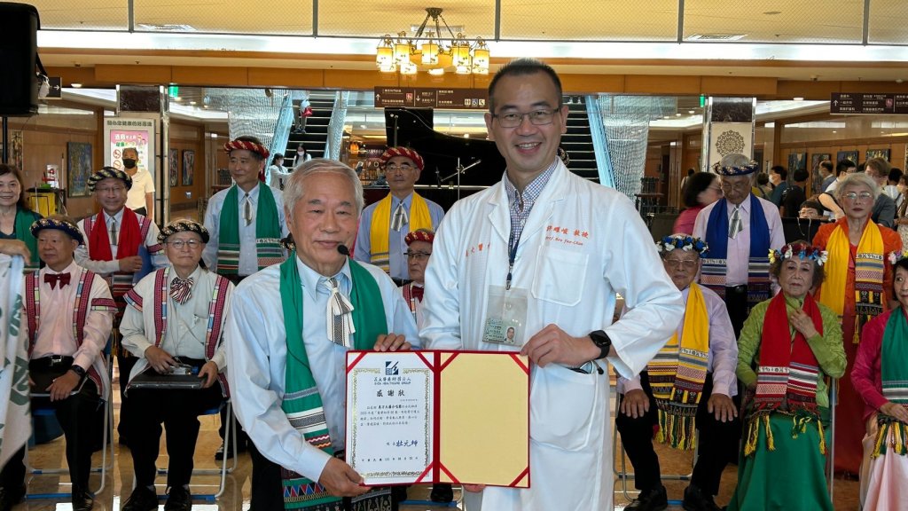 醫聲相伴80載　義大醫療父親節快閃演出　 歌聲傳遞溫暖與祝福