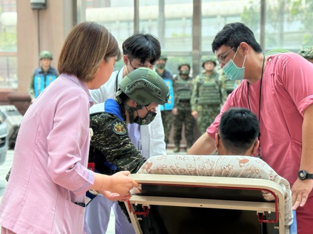 義大醫院攜手國軍左營總醫院 完成醫療量能疏散實兵驗證　強化國家醫療韌性