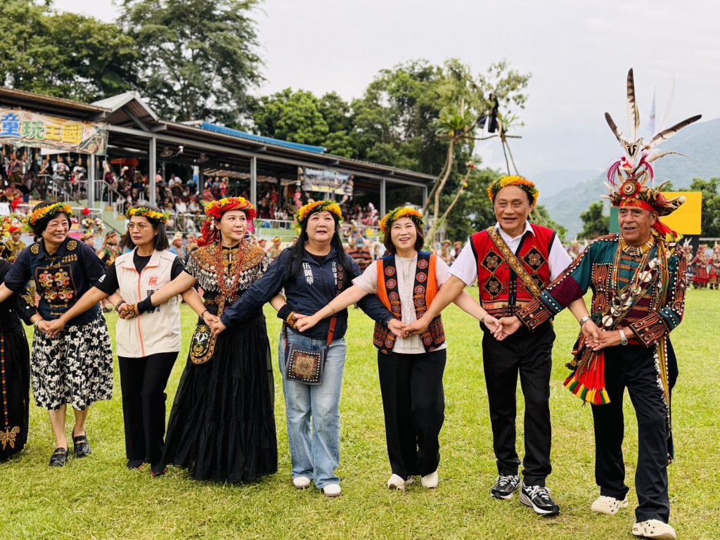 三地門鄉收穫祭盛大登場　周春米與族人共舞祈願永續