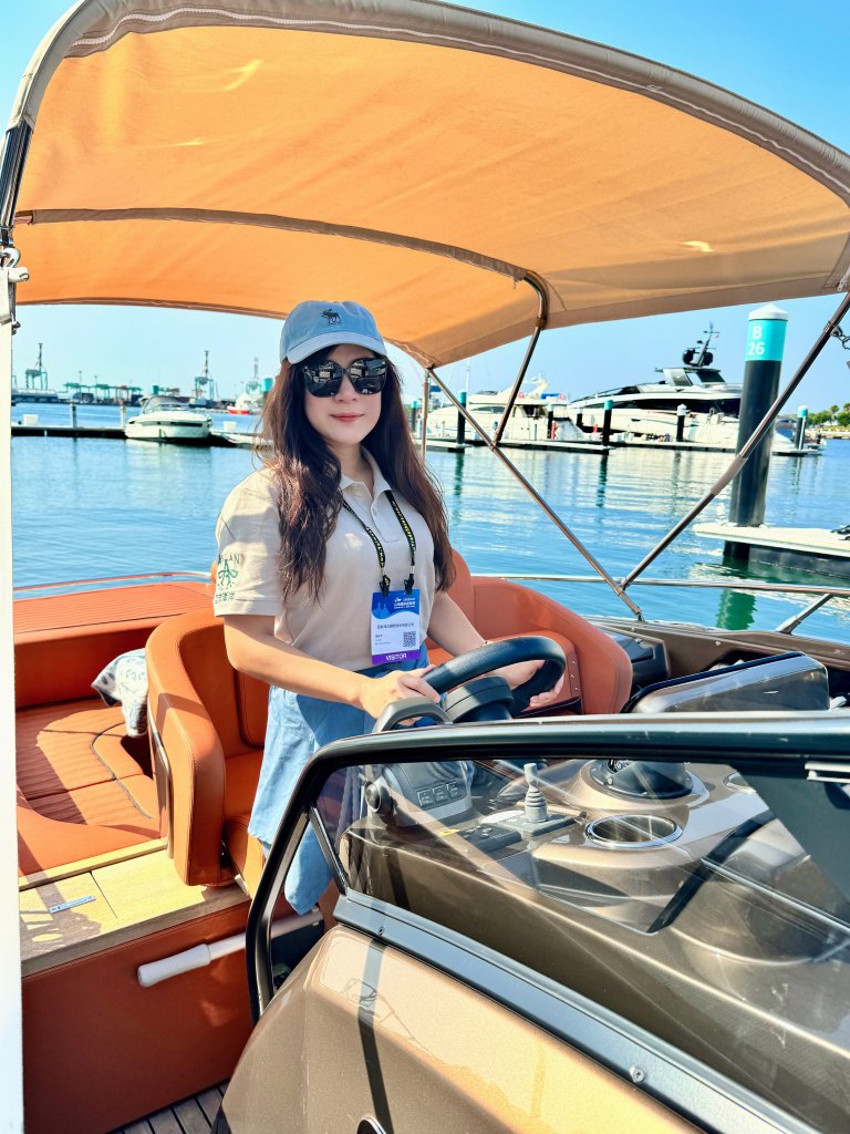 常務監事  傅姵俙