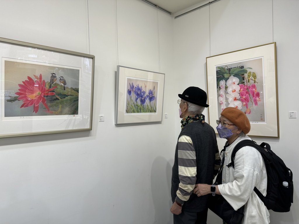 蘇老師與蘇太太於豐原太平洋百貨藝廊觀展