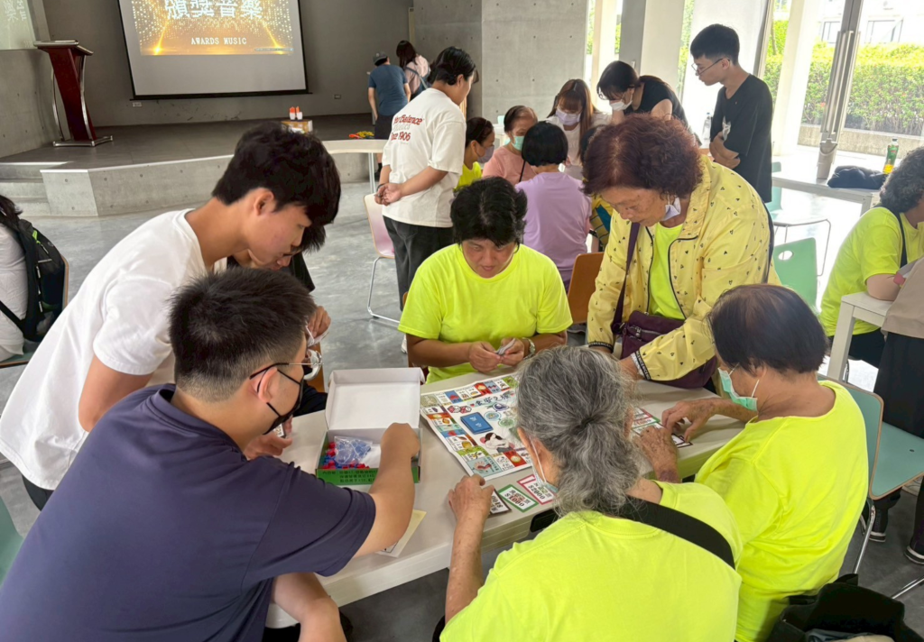 114.10.01 營養桌遊