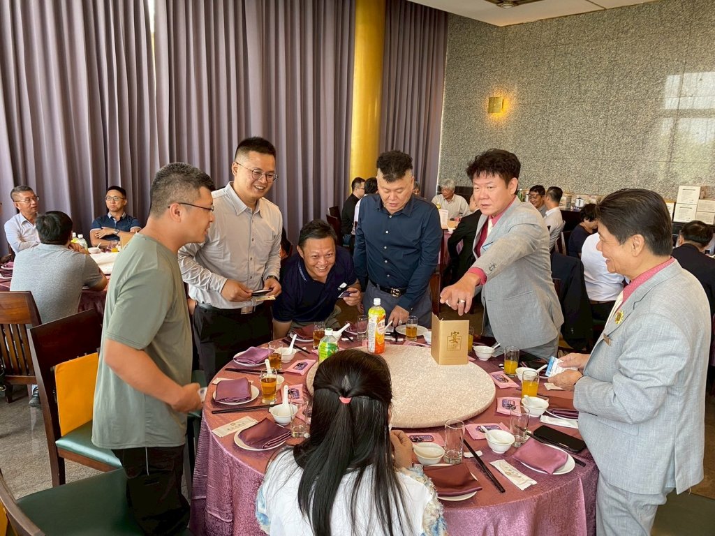 指導單位