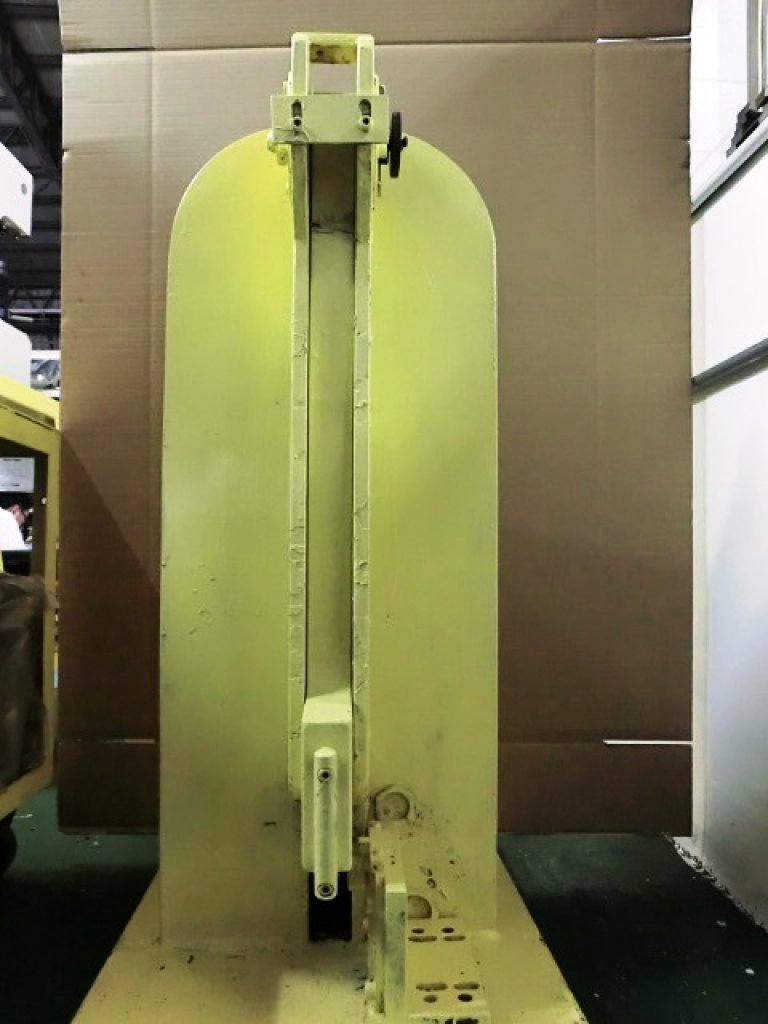 Impact testing machine