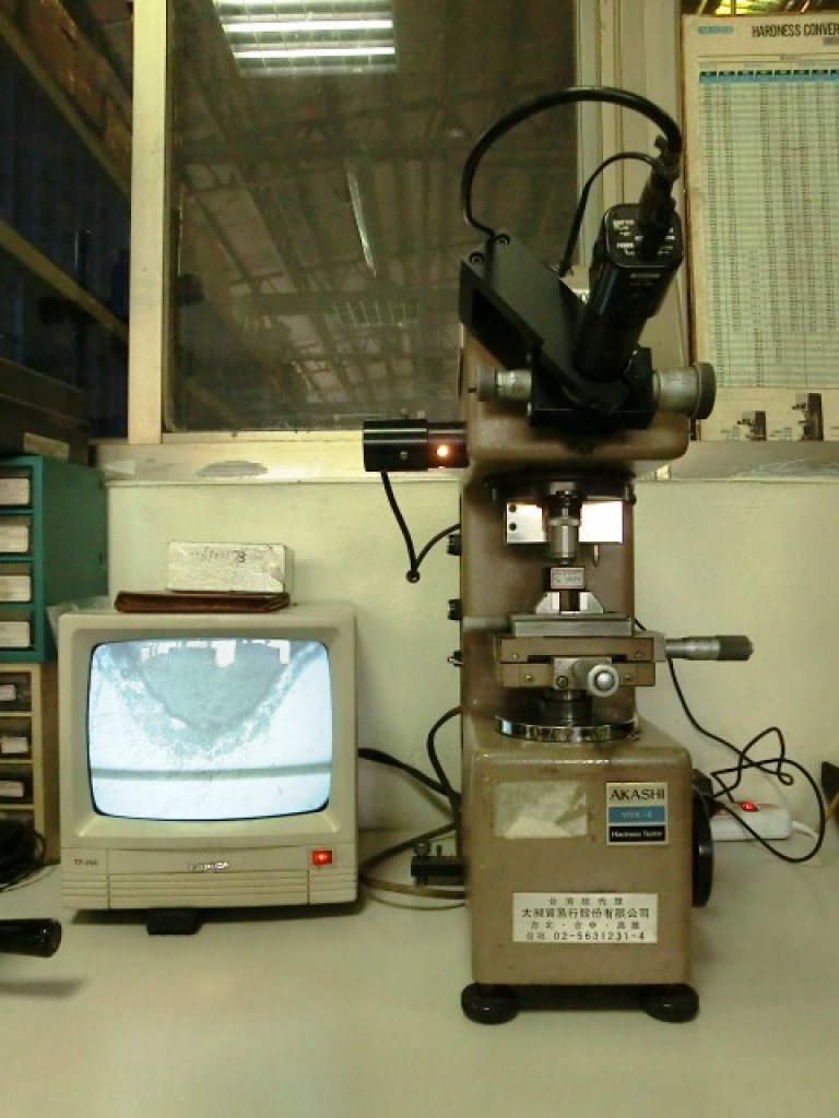 Micro hardness testing machine