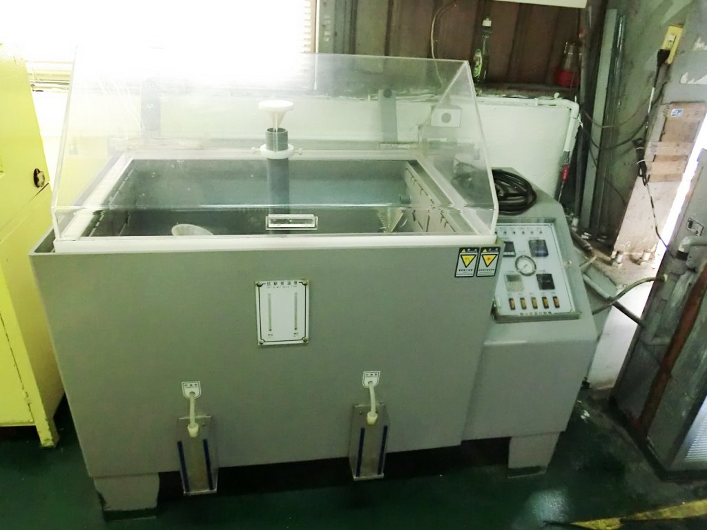 Salt water spray testing machine