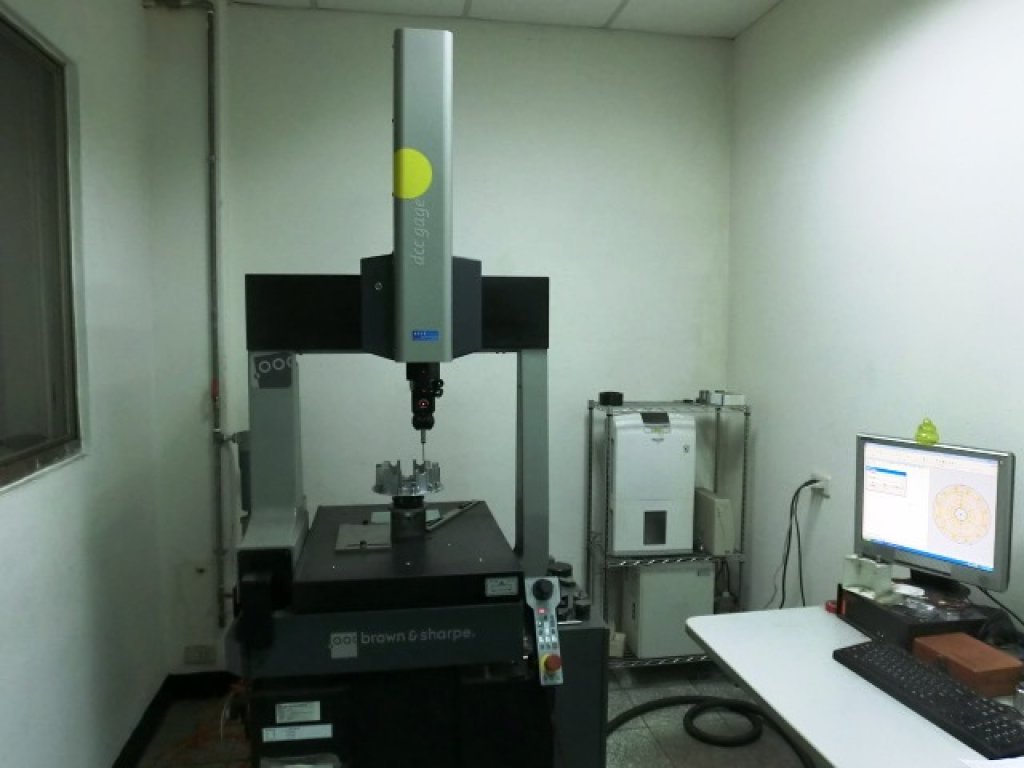 Coordinate measuring machine