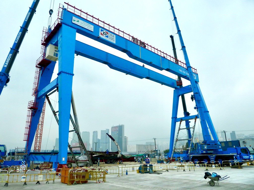 香港郵輪碼頭150噸門型吊車