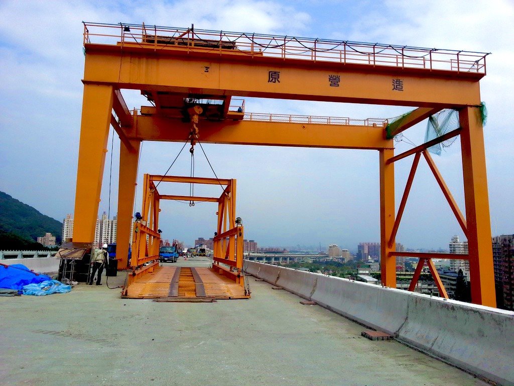 國道一號五股楊梅段80噸門型吊車