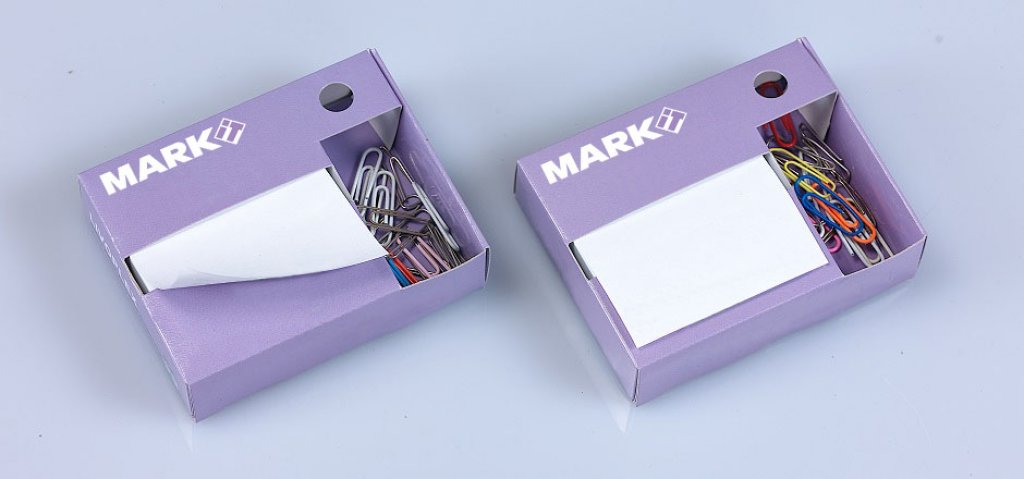 No. 863xx  Z sticky notes box ( not include paper clips)