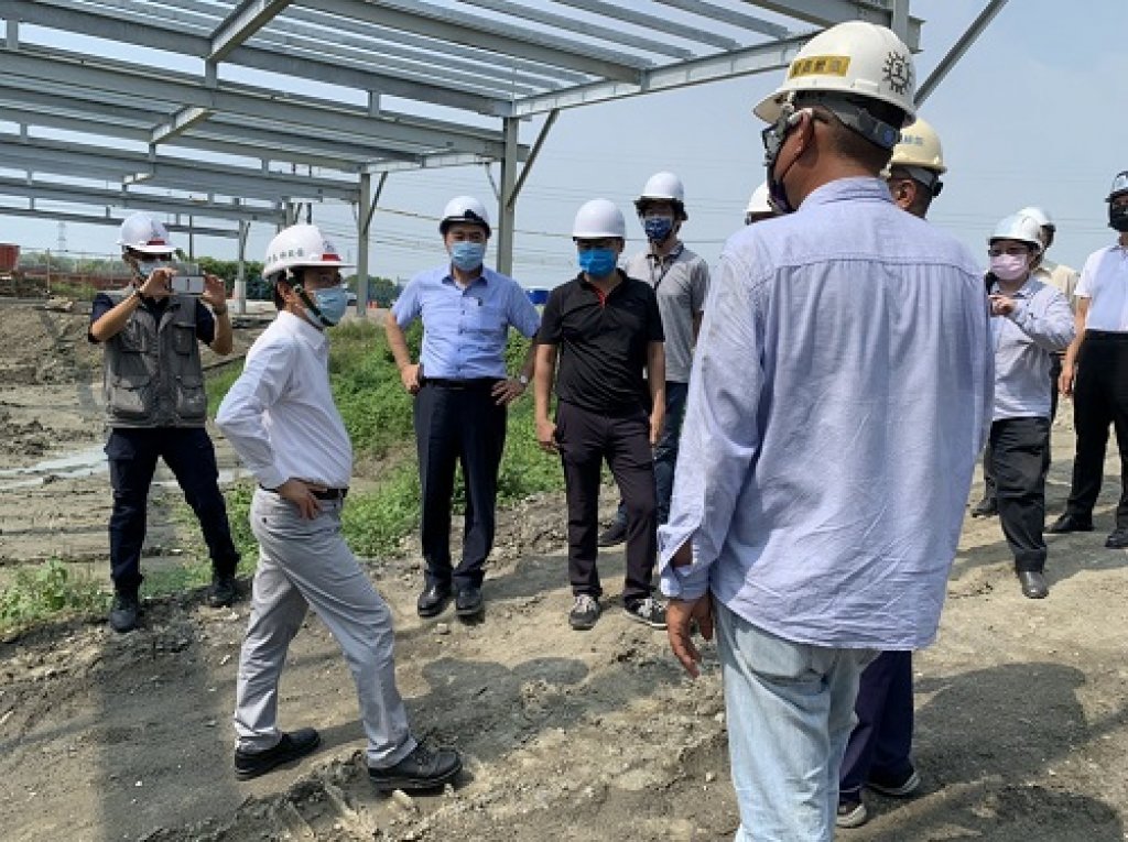 林欽榮副市長訪視永晟綠能漁電共生案場 關心工程進度