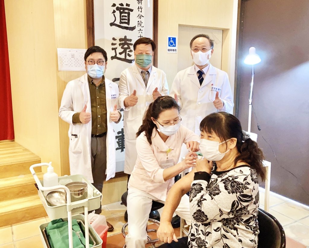 北榮新竹分院三喜臨門　為民服務施打新冠疫苗締造逾2萬劑新里程碑