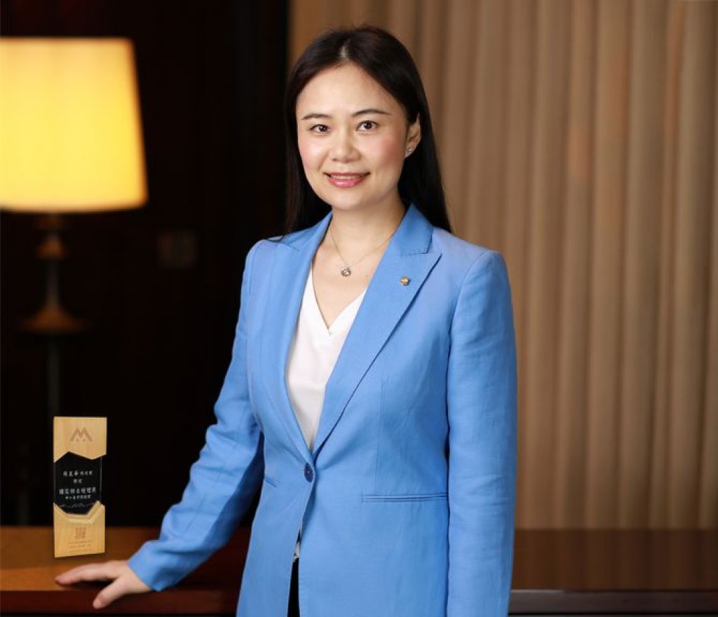 台南遠東香格里拉飯店 周麗華 榮獲全國最高榮譽國家傑出經理獎“中小企業總經理”殊榮