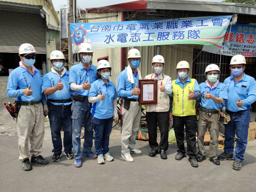 做工行善團兵分四路  晴雨修繕伴弱勢
