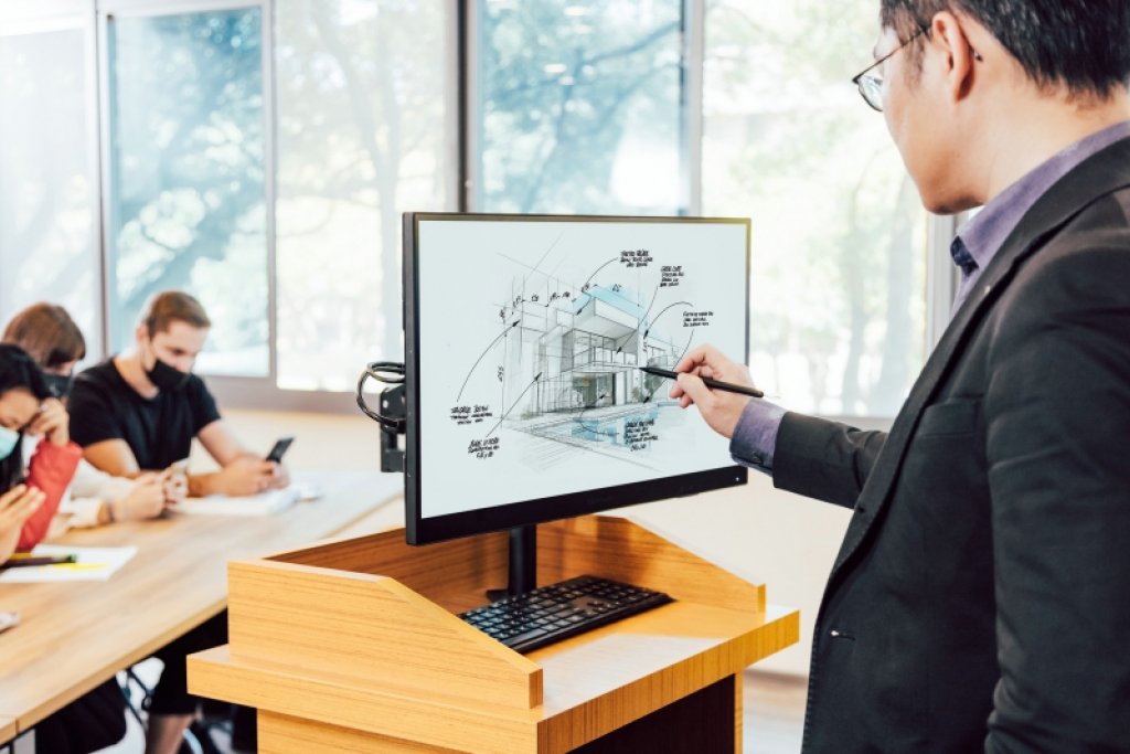 ViewSonic推出最新24吋手寫觸控顯示器　領銜打造智慧講台解決方案