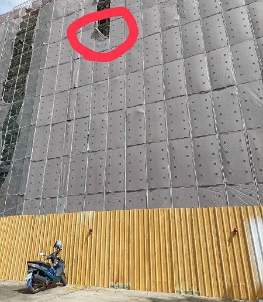 仁武區外牆磁磚更新工程發生勞工墜落 勞工局勒令現場作業停工