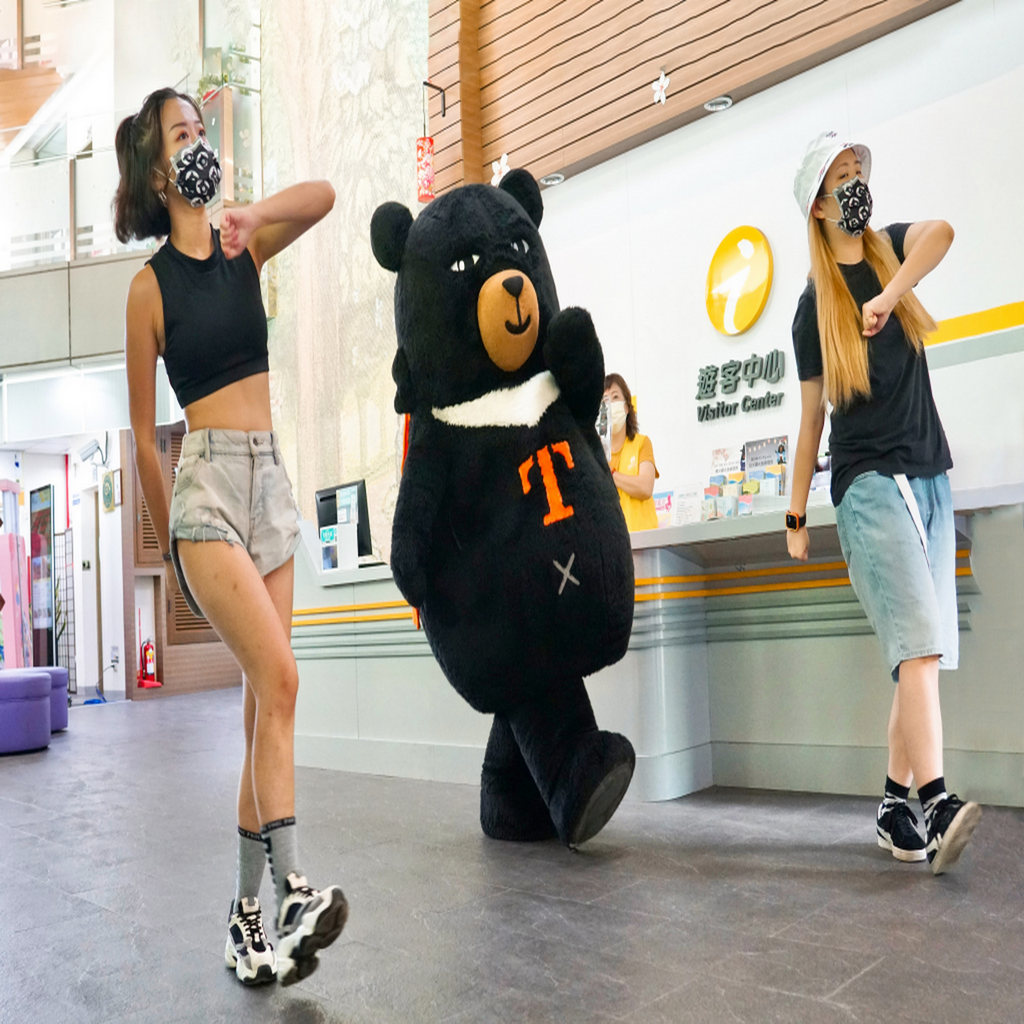 暑假到來，觀光局舉辦「2022台灣仲夏旅遊節」，參山處大推跳吃冰舞免費吃冰棒活動