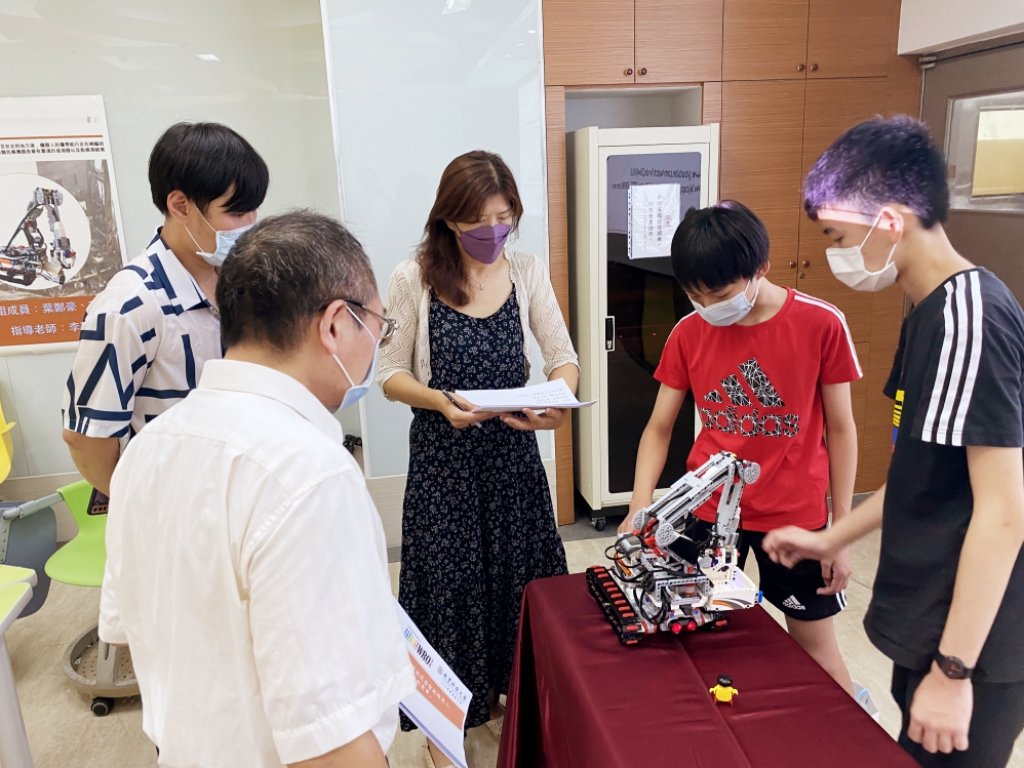 竹縣府x敏實科大　AI智慧機器人大賽由六家高中、成功國中晉級全國賽