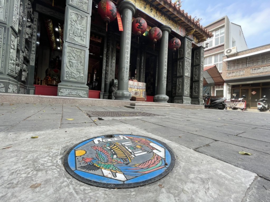 低頭找驚喜！臺南6款特色污水孔蓋富有文化歷史風味