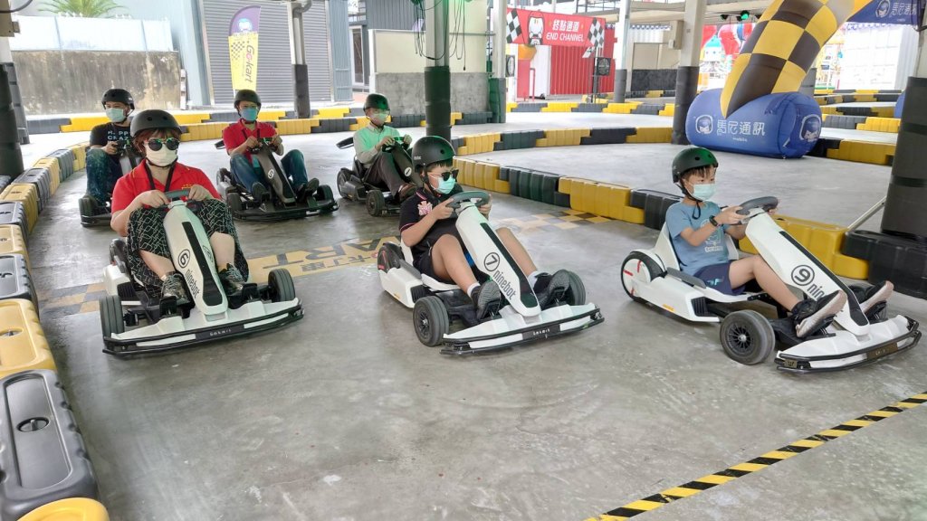 嘻門埕瑪果樂園高科技跑跑卡丁車在臺南北區開幕賽