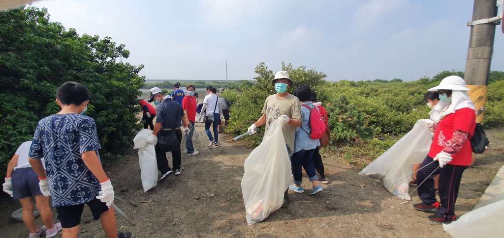 台南市生態保育學會舉辦「學甲濕地、甲咱作陣」環保淨灘活動受好評