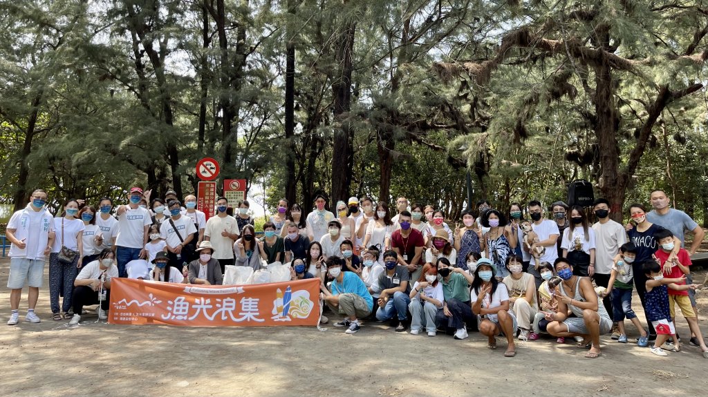 李伯利率領團隊淨灘  呼籲台南市民環境永續